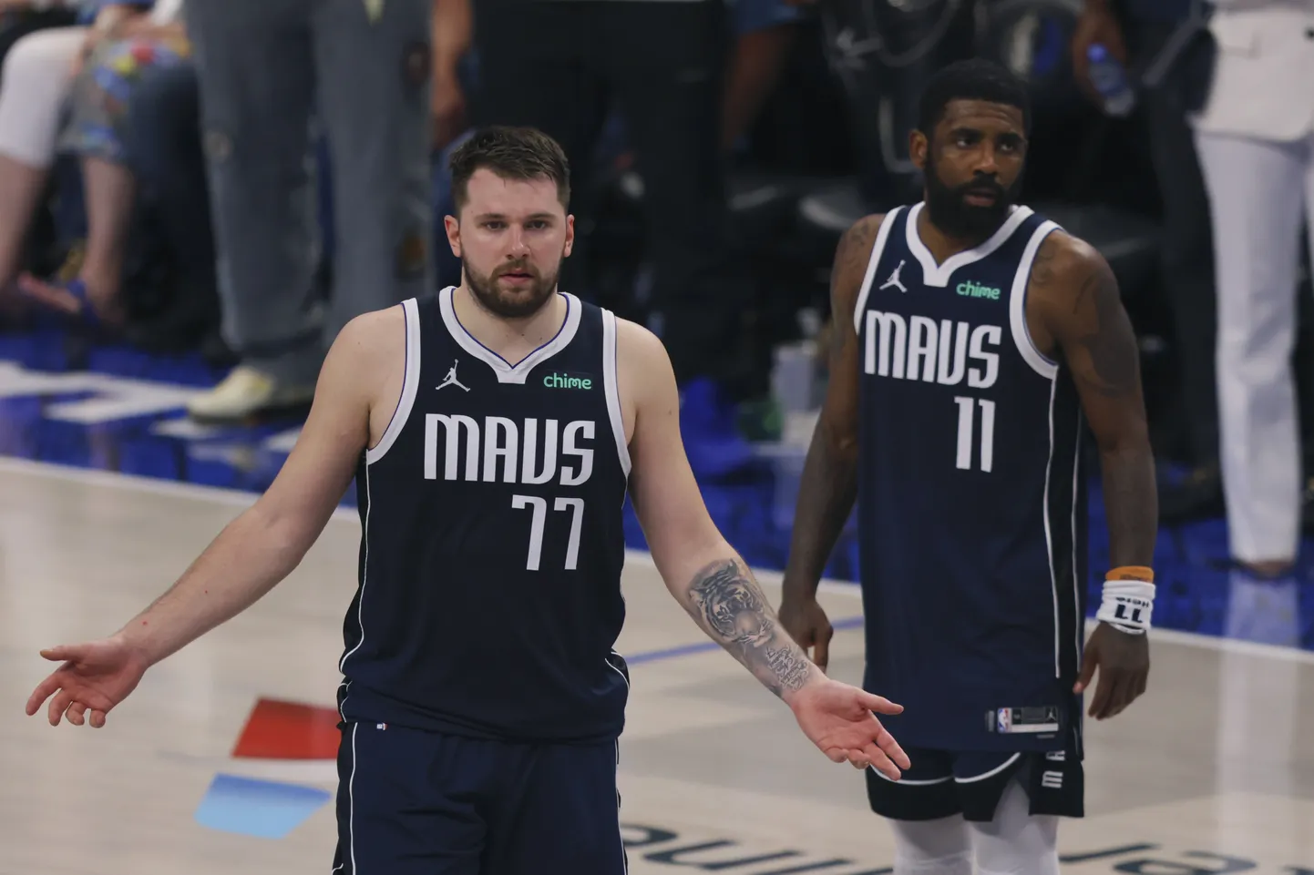 Luka Dončić (vasakul) ja Kyrie Irving.